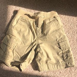 Baby gap boys shorts. Size: toddler two years.